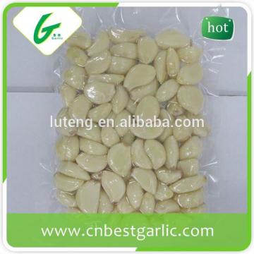 Fresh Clove Peeled Garlic In Bag and Jar