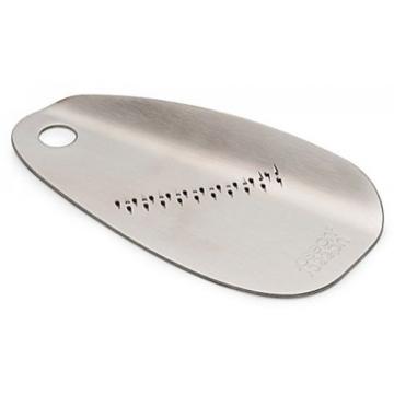 Line Garlic and Ginger Grater in Silver bBoasts a Simple and Straightforward